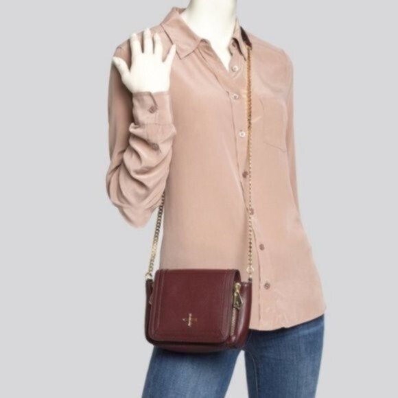 Pour la Victoire navy blue gold chain Alsace crossbody purse and dust bag - Picture 8 of 8